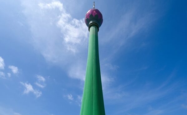 Sri Lankan Tower, Taller Than 1,000 Feet, Displays Beijing's Control