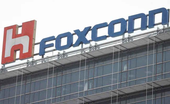 "Technical Error": Foxconn On Pay After Protests At China iPhone Factory