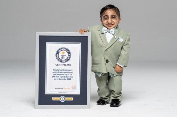 20-year-old Iranian confirmed as world’s shortest man