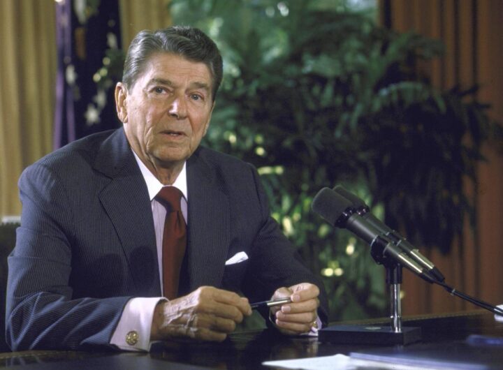 Republicans tried to delay release of US hostages to sabotage Carter, ex-aide claims